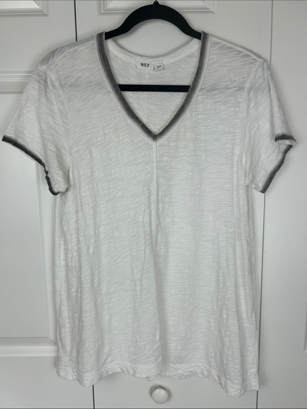 Wilt White V-Neck Tee with Gray Trim Size Medium